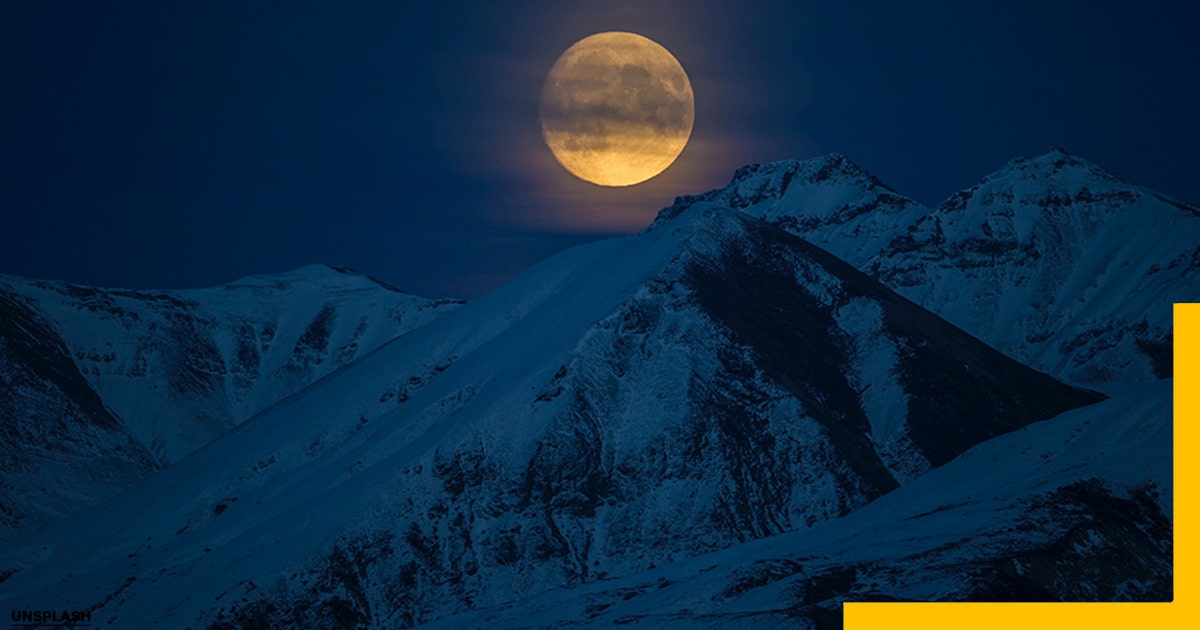 Best Time to Travel to Alaska-Super Moon Alaska USA