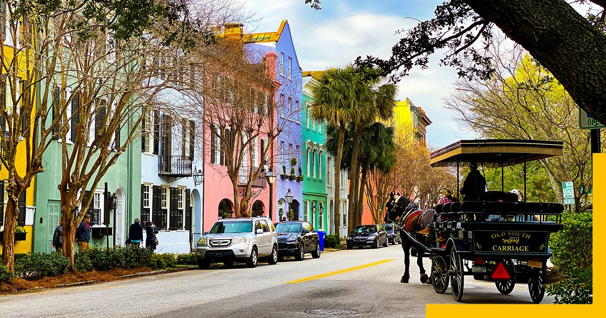 Best Places to Travel Solo Female in The USA-Charleston, South Carolina: Historic Elegance