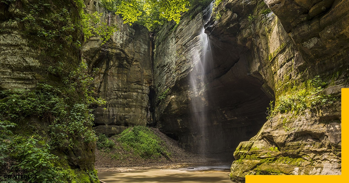 Day Trips from Chicago-Starved Rock State Park, Illinois USA
