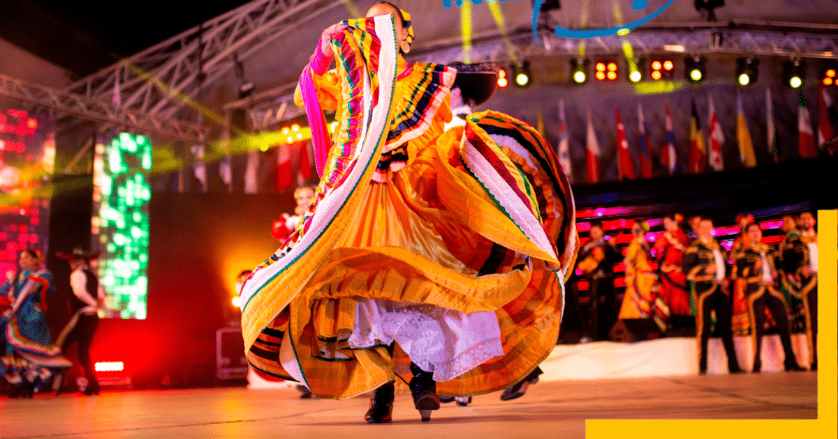 Mexican Dancer on the stage